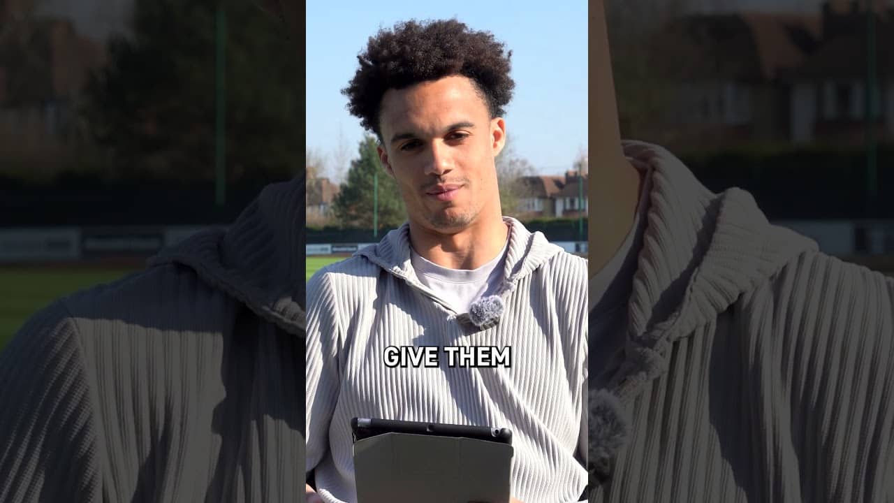 Who would Antonee Robinson like to play with? 🇺🇸  #fulham #football  #premierleague #neymar