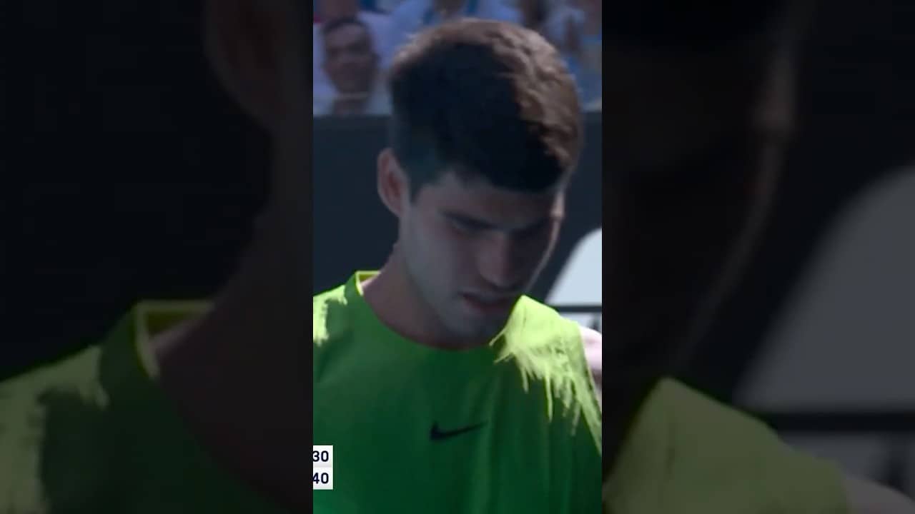 Zverev can't REACH Alcaraz's lob! 🔥