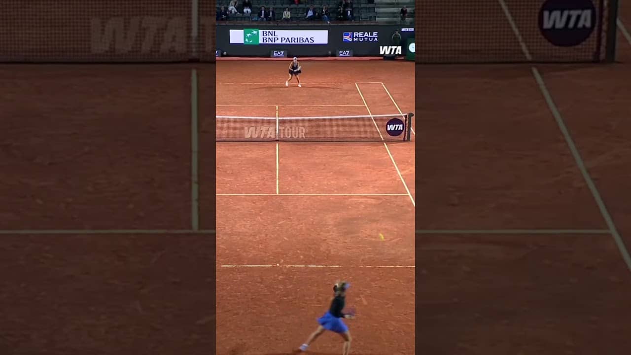 Atta girl, Anna! 🙌Anna Kalinskaya takes the first set against Bencic 6-4.#WTA #IBI26