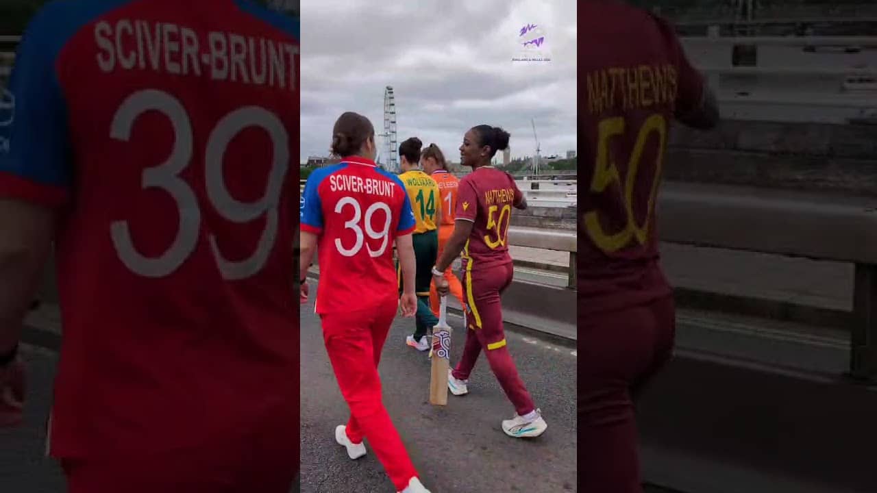 The #T20WorldCup skippers arrive on the Waterloo Bridge for the Captains' Carnival 🤩