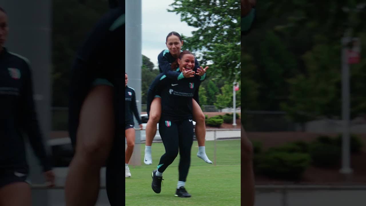 Shoutout to Coop for the lift tho 😂 #nwsl #soccer #funny #teammates #kansascity