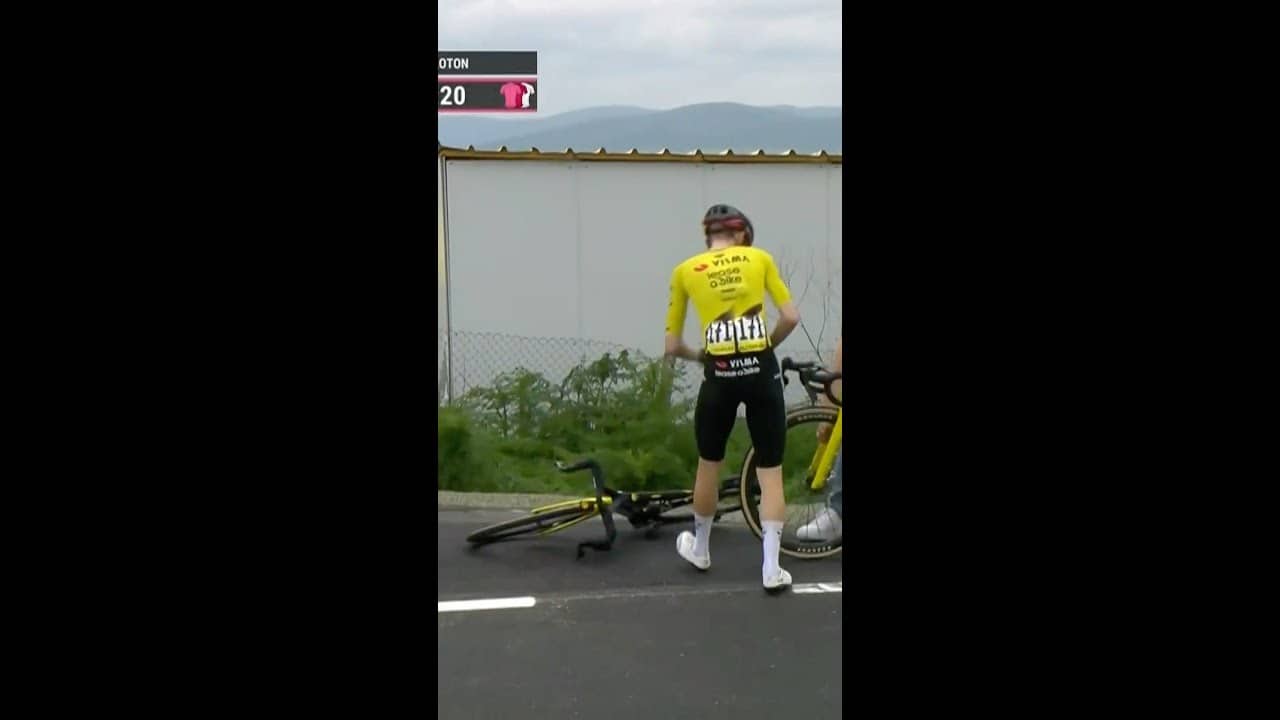 Jonas Vingegaard has already had a double bike change!