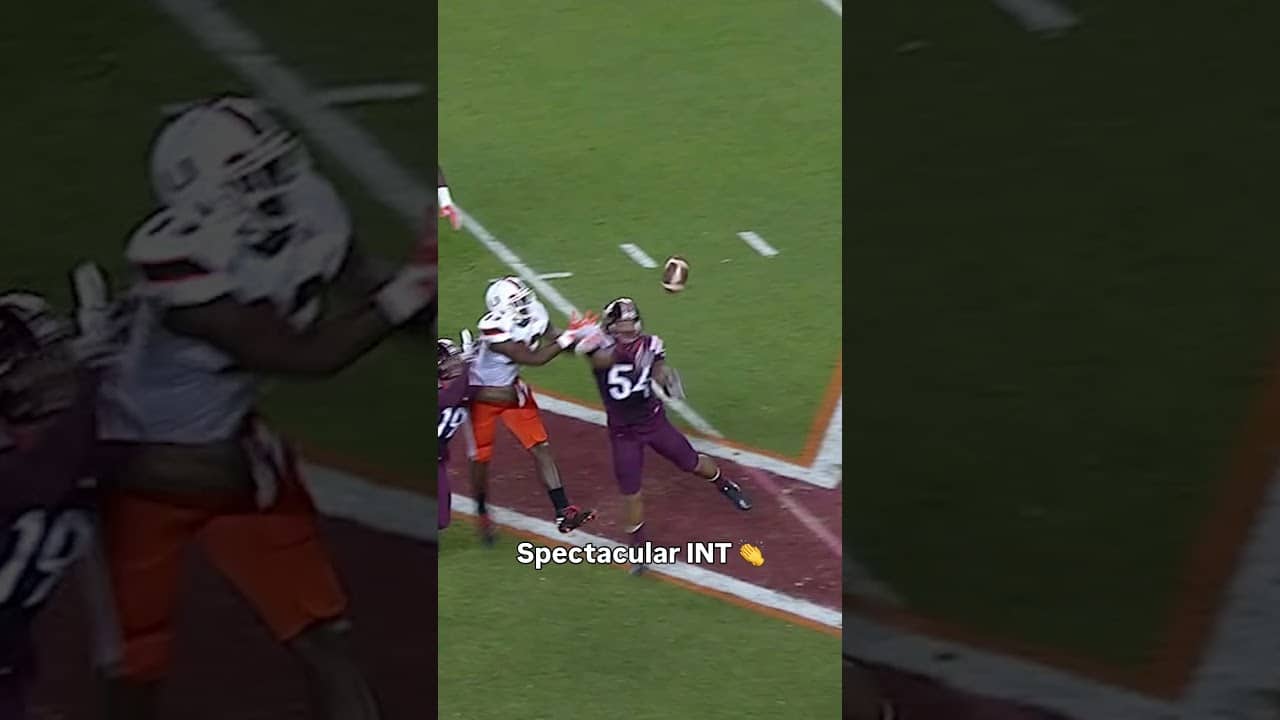 He tipped it back to his teammate 😱 #virginiatech #accfootball #collegefootball