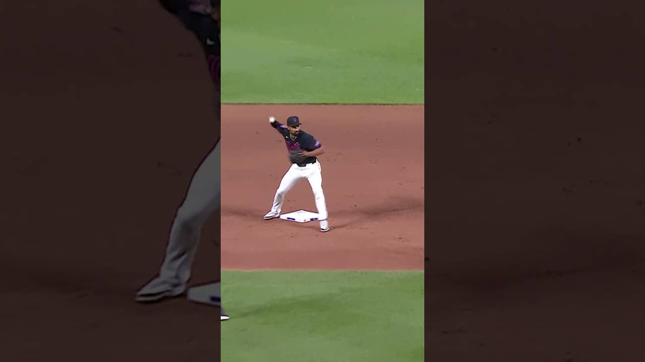 Inning ending double play 🙌 #mets #mlb #baseball #sports #highlights