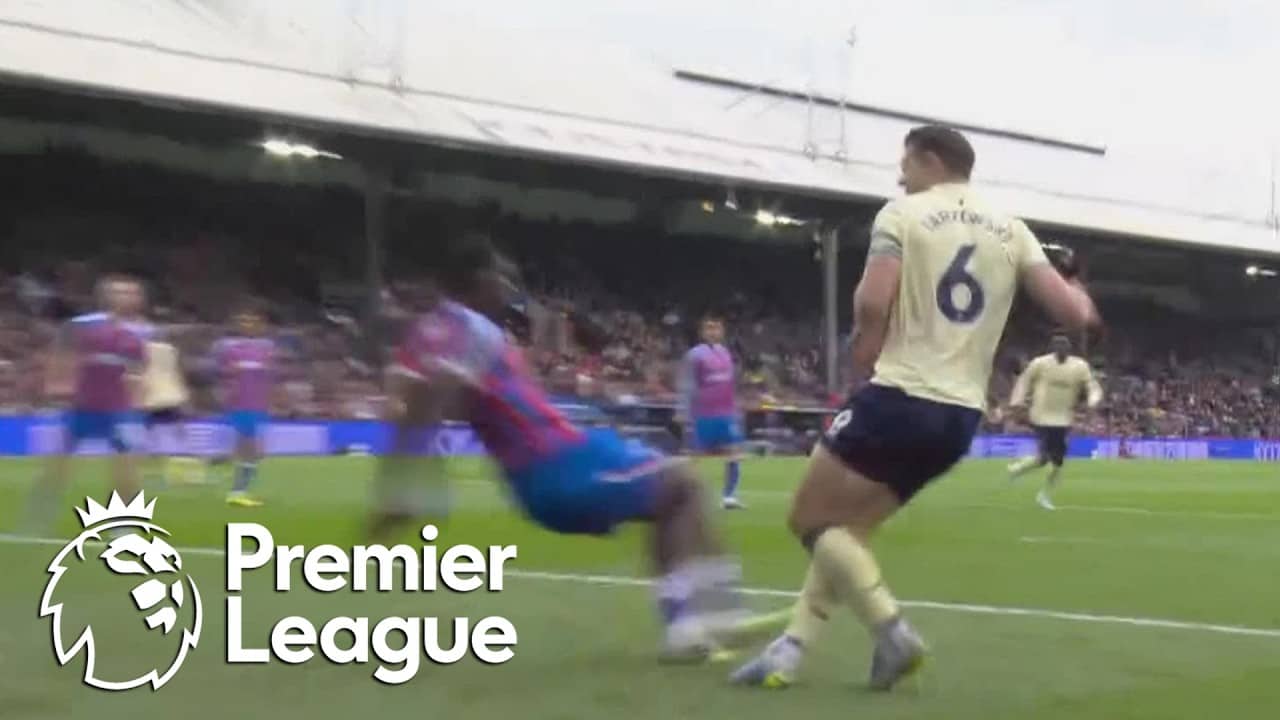 James Tarkwoski finishes at the back post to open scoring for Everton | Premier League | NBC Sports