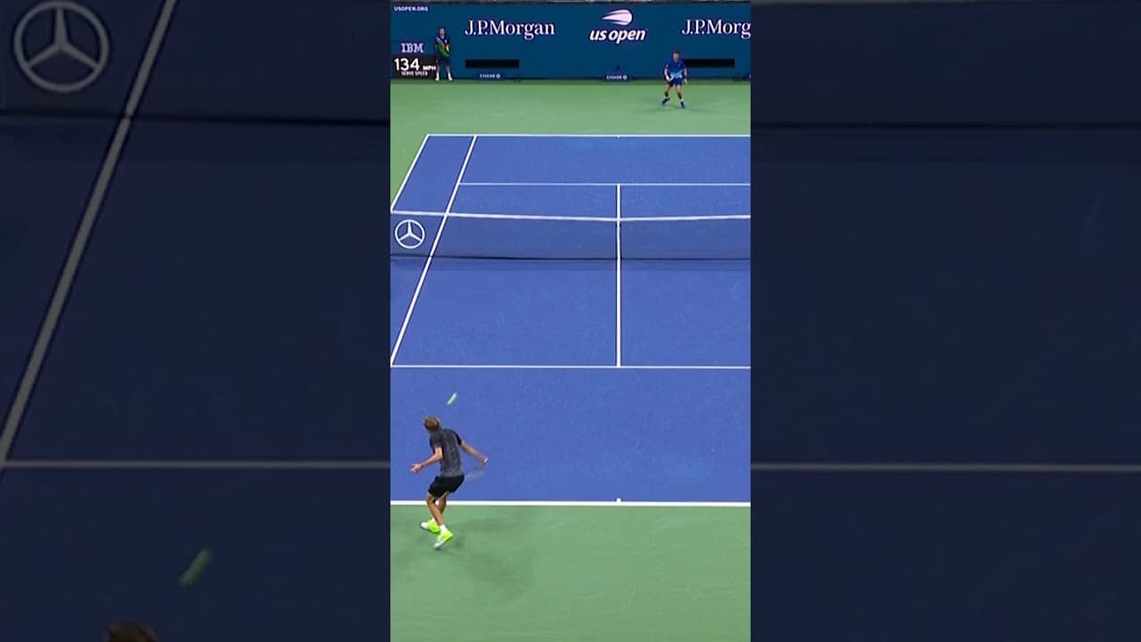 Zverev's passing shot PERFECTION! 🤯