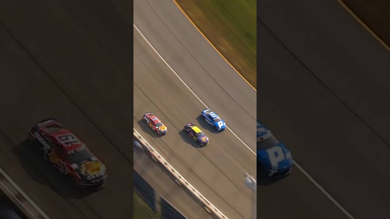 3-WIDE Toyota battle 🔥