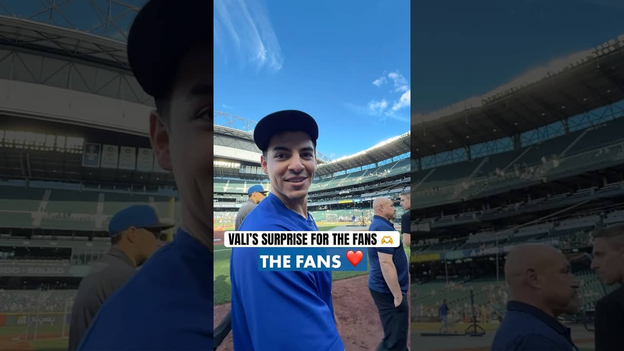 Brandon Valenzuela’s first trip to Seattle and he surprised fans ❤️🇨🇦 #MLB #BlueJays #Toronto