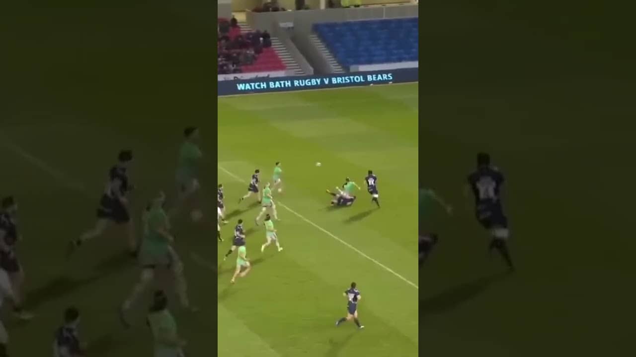 Faf de Klerk try saving tackle!