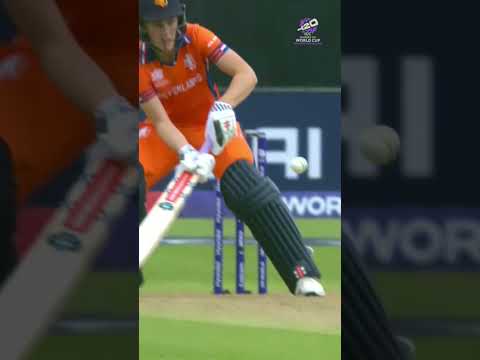 Netherlands skipper Babette de Leede goes inventive 👏 #T20WorldCup