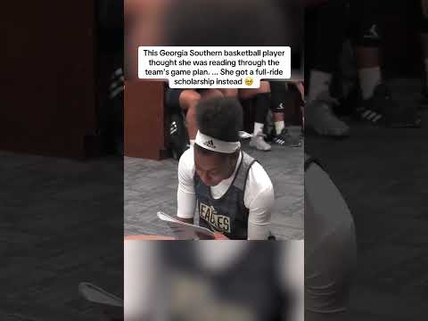 The reactions from her teammates ❤️ (via gsathletics/TT)