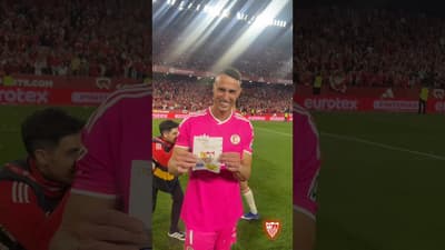 Desde que te conocimos supimos que no podríamos cumplir esa regla… 🥰🇬🇷 #sevillafc #shorts