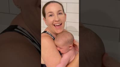 Bathing Baby At 6 Weeks #bathing #bathtime #baby #parentingtips #babyswimming