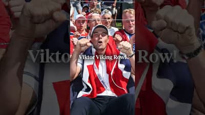 Viktor Hovland rows with his fellow Norwegians after the win. 🤣 🇳🇴 (📹: X/ TravelersChamp)