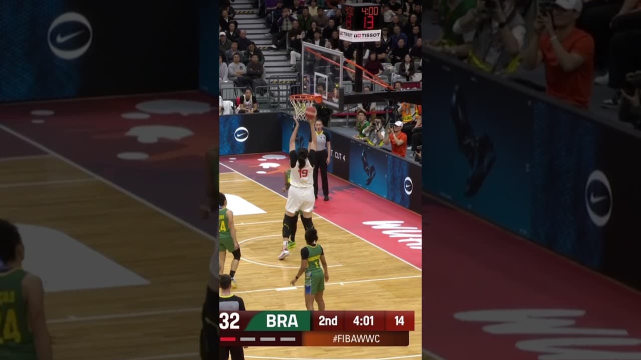 China’s twin towers combo is a cheat code 🤯🇨🇳 #FIBAWWC