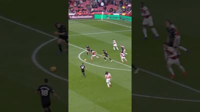 ARSENAL DEFENCE TO ATTACK VS BURNLEY