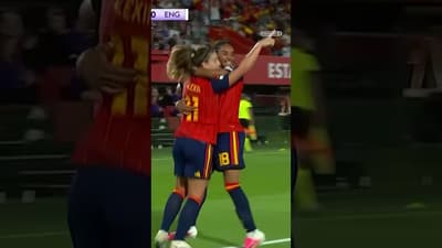 La Reina puts one past England to double Spain's first half lead 👑