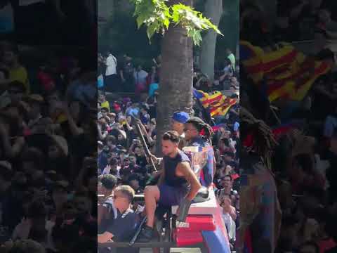 Filling the streets of Barcelona after the victory in El Clasico 🥳