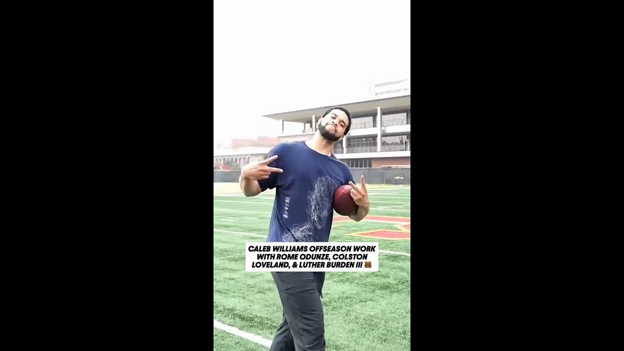 Caleb Williams Links Up With Bears Pass Catchers