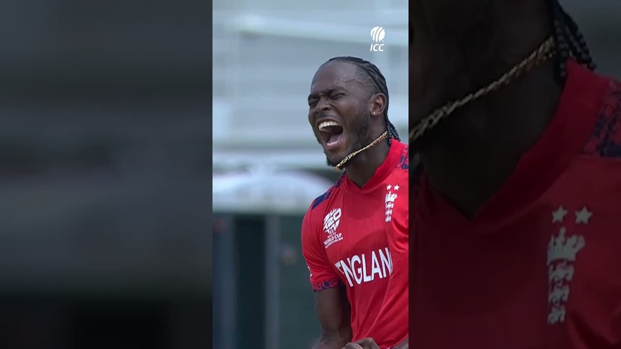 Jofra Archer is always looking to make a mess of the stumps 😎