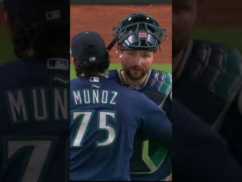 Slamming the door.  #baseball #mlb #andresmunoz