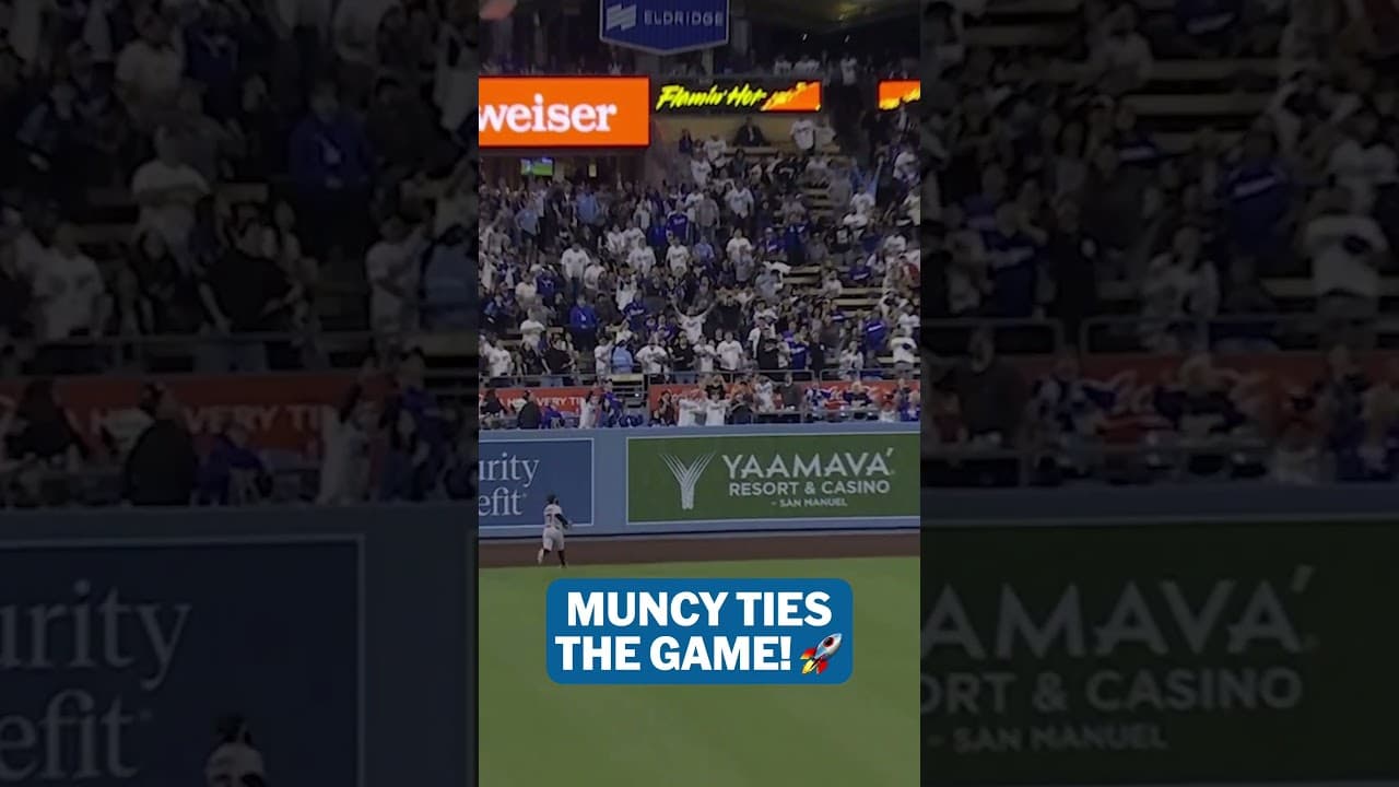 Max Muncy goes the other way to tie the game! ☄️