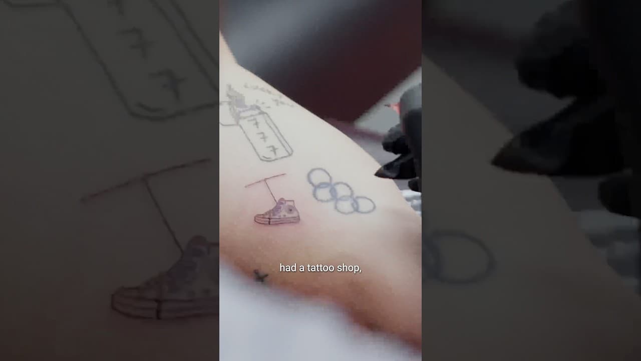 Meg Jones and Hannah Botterman’s World Cup tattoo tour 🏆 | @o@o2ukofficial #WearTheRose