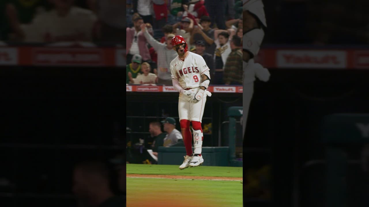 ZACH NETO DELIVERS A WALK-OFF HOME RUN 😤