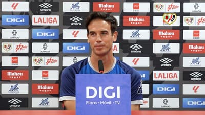 Íñigo Pérez en la previa del Rayo Vallecano - Villarreal CF