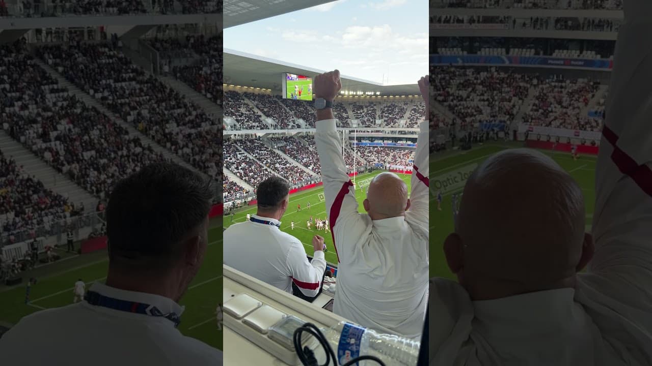 John Mitchell’s reaction to Amy Cokayne’s try 👏 @o2ukofficial #WearTheRose