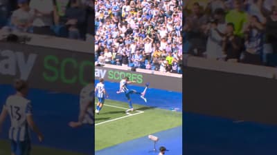 Dunk 🆚 corner flag 🚩 💥 #brightonandhovealbion #lewisdunk