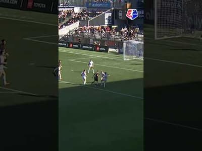 Glide mode activated ✨ Olivia  Moultrie made it look easy. #nwsl #soccer #football