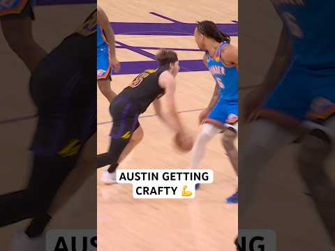 Austin Reaves getting shifty 😮‍💨