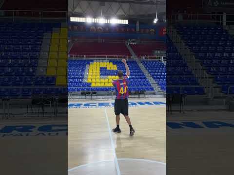 From Spotify Camp Nou... to Palau Blaugrana! 🏀🔥 Easy buckets for Harrison Barnes 😮‍💨 #fcbarcelona
