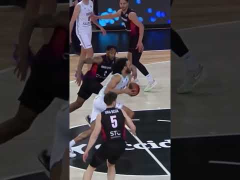 He gave us footwork, dribbling, and a nasty dunk 🤯 #FIBAEuropeCup