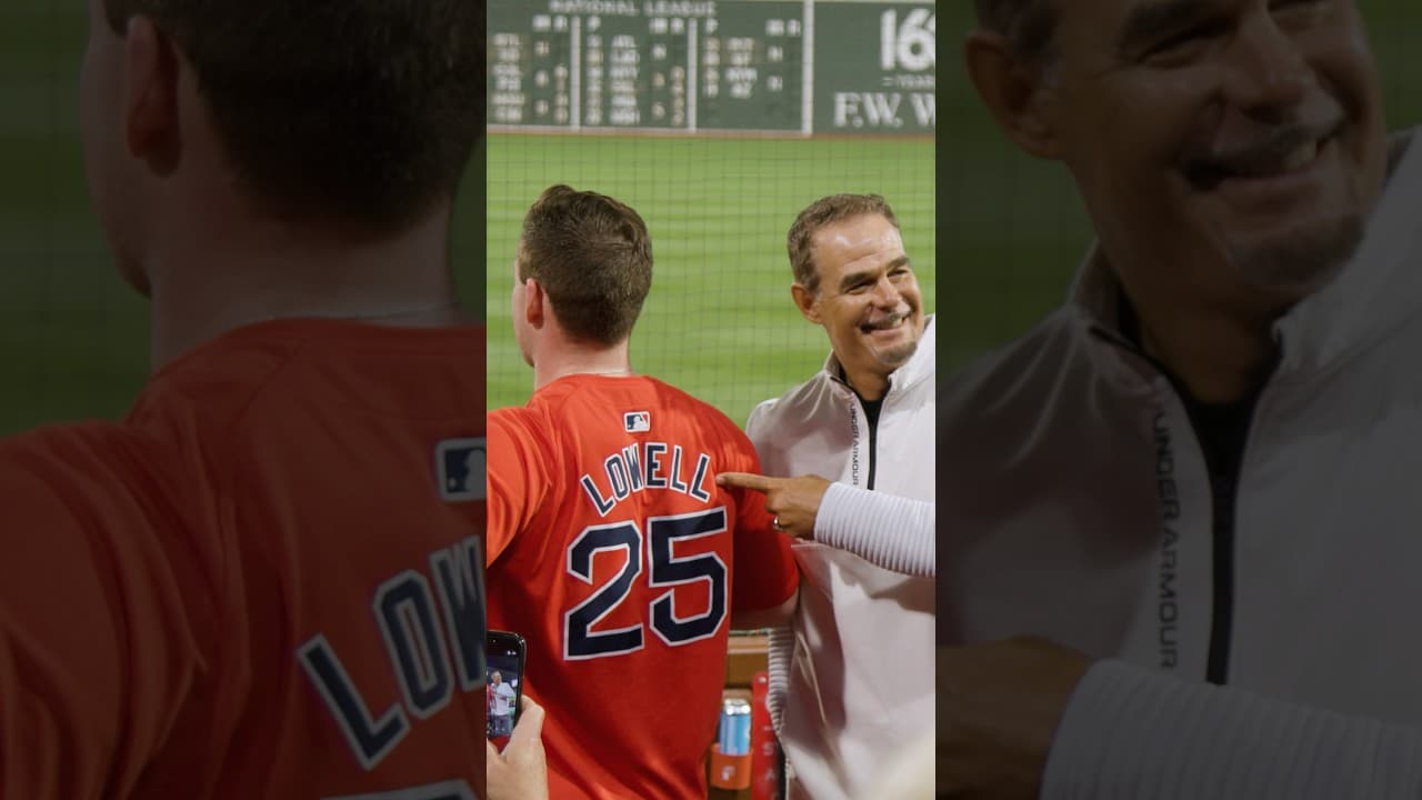 Mike Lowell made this fan’s night 🤝