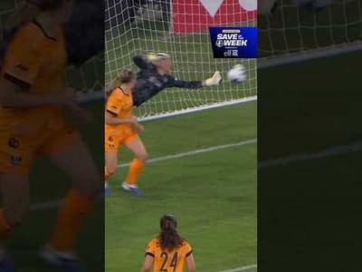 Jane Campbell earns this weeks Suntouchable Save of the Week, presented by @elfcosmetics. #nwsl