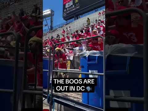 The DC Defenders fans aren’t holding back against Louisville before the game 😅