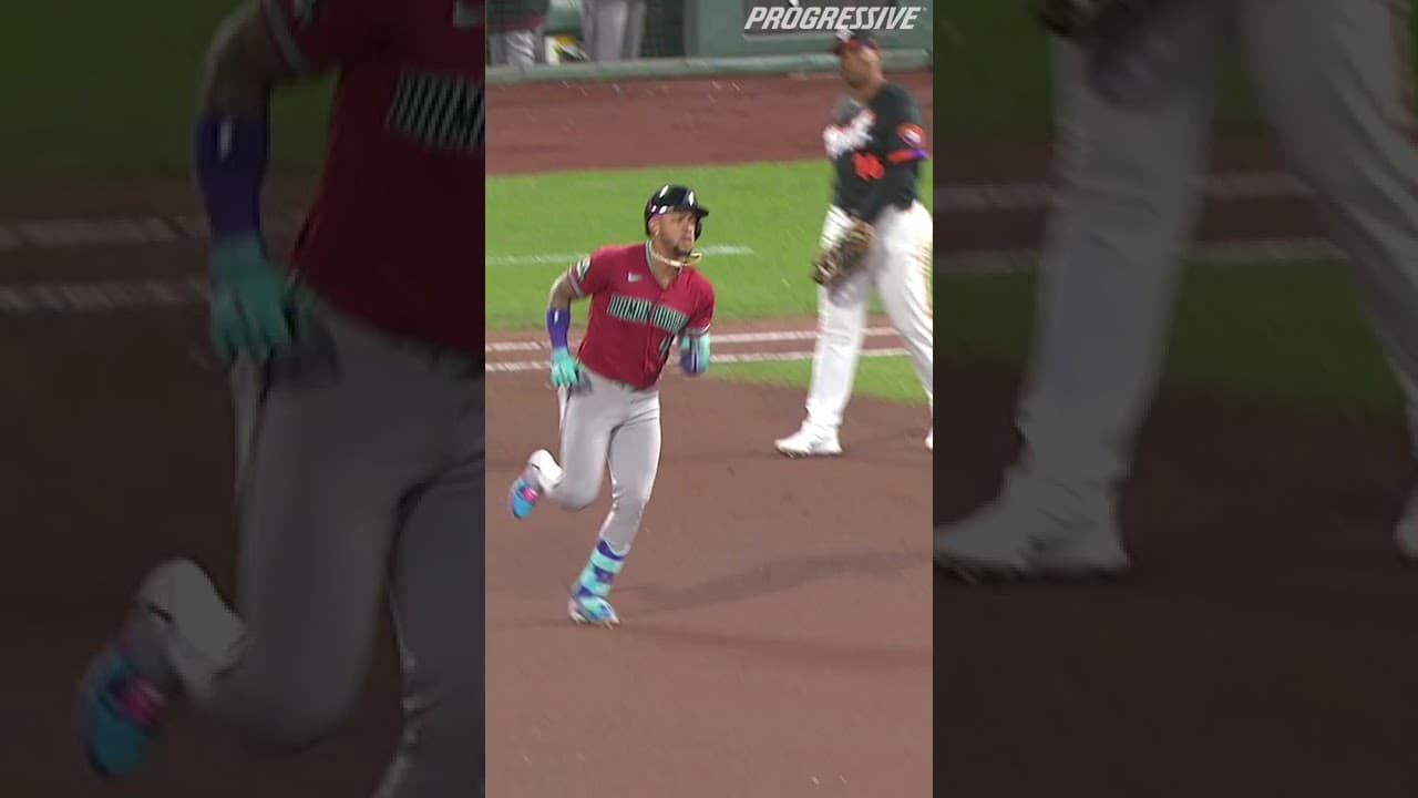 Ketel Marte just hit one 452 feet!!! 😳