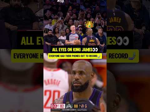 Everyone got eyes on LeBron 👀