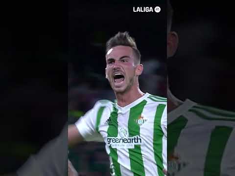 Un joven chico de Los Palacios levantando el Benito Villamarín 🤩#RealBetisLevante