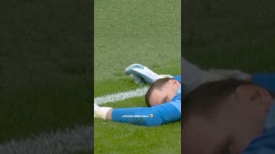 Matz Sels with UNBELIEVABLE reactions to deny Joshua Zirkzee 🧤