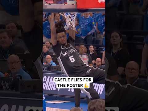 Stephon Castle swoops in for the clutch poster jam! 💪
