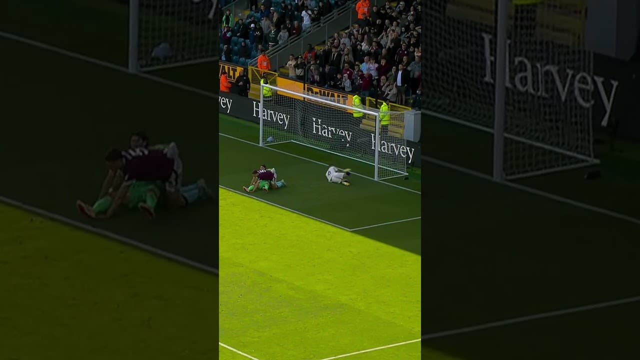 A crucial interception 🧱 #premierleague #burnleyfc #football