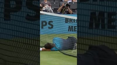 He Went UNDER The Net 🤣