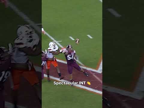 He tipped it back to his teammate 😱 #virginiatech #accfootball #collegefootball