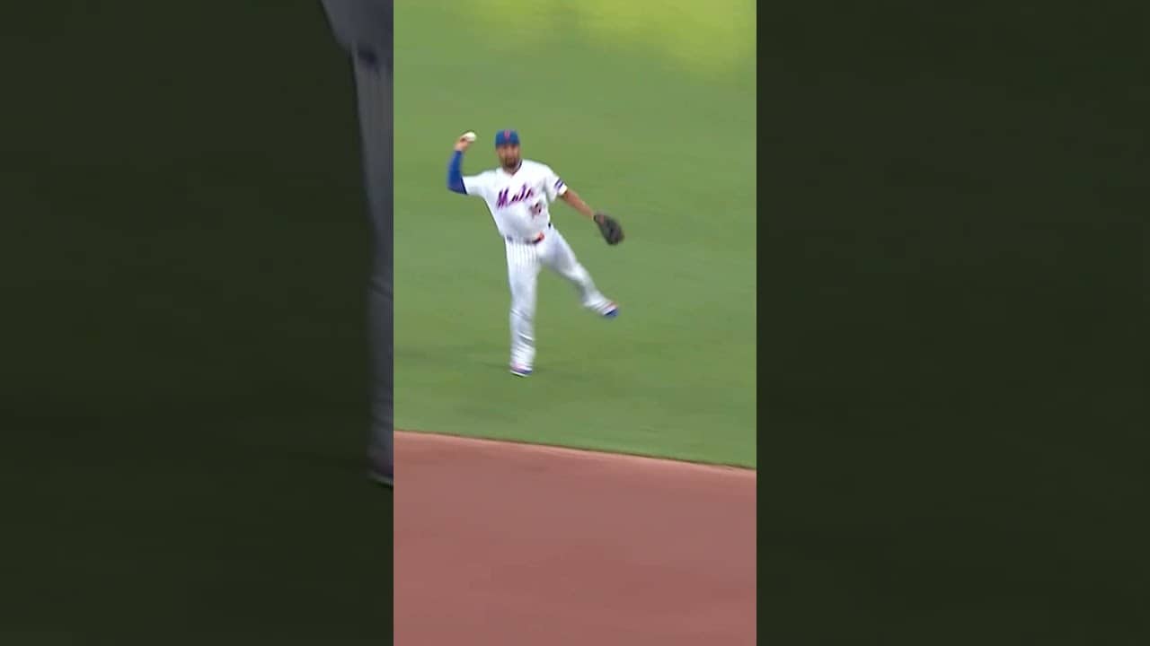 Marcus Semien with the quick grab 🙌 #mets #mlb #baseball #highlights #sports #baseballhighlights