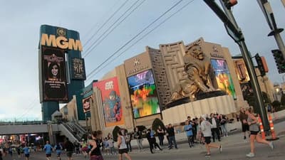MGM Grand Room Tour | Las Vegas
