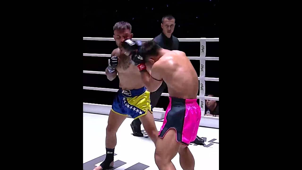 DEVASTATING 😵 When Yodlekpet unleashed a NASTY body shot against Denis Puric!