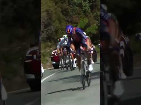 A bottle drop from Lennert Van Eetvelt as Warren Barguil tries his luck with a break! 👀
